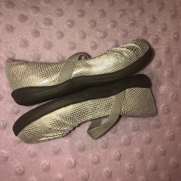 Gold Stride Rites - Picture 2 of 3